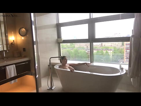 ❤️ Une énorme nana se branlant passionnément la chatte dans la salle de bains ❤️ Vidéo de porno at fr.killvs.top ☑