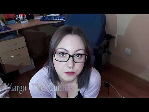 ❤️ Une fille sexy avec des lunettes suce profondément un gode devant la caméra ❤️ Vidéo de porno at fr.killvs.top ☑